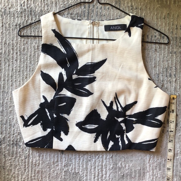 ANGL Leaf Print Crop Top - Picture 4 of 5